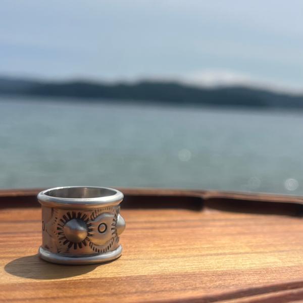 幅とデザイン性にとんだシルバーリング インディアンジュエリー