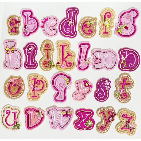 ピンクベースがおしゃれな小文字のアルファベットワッペン！アイロンワッペン アルファベット・Tシャルやバッグにプリントしてオリジナルに！【持ち物の名前付けに】スモックや帽子、通園バッグなど保育園グッズに付けるとパッと一目で分かる♪お名前タグの...