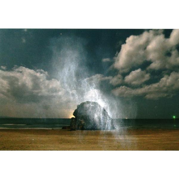 商品名 奇跡の写真 秋元隆良 神在月にて（神の出現） 奇跡の写真シリーズ プロカメラマン 秋元隆良 自然風景 商品詳細 ※飾奇跡の写真シリーズ※プロカメラマン秋元隆良氏が撮影する日常ではめったに出会うことのできない自然風景をとらえた決定的瞬...