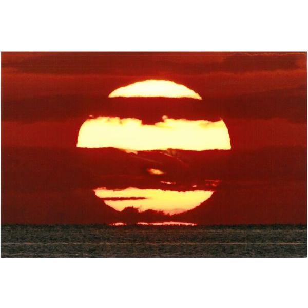 [商品名]秋元隆良氏 奇跡の写真 旭龍（きょくりゅう）[スペック]原材料　印画紙サイズ・ゴールドカラー額：約415m×315mm、重量約980g・窓抜きサイズ（作品の見える大きさ）：約300mm×195mm商品構成銀塩写真×1、額×1原産国...