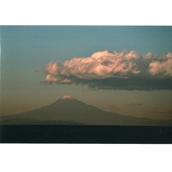 [商品名]奇跡の写真 大龍[仕様]原材料　印画紙サイズ・ゴールドカラー額：約415m×315mm、重量約980g・窓抜きサイズ（作品の見える大きさ）：約300mm×195mm商品構成銀塩写真×1、額×1原産国　日本秋元隆良 奇跡の写真 大龍...