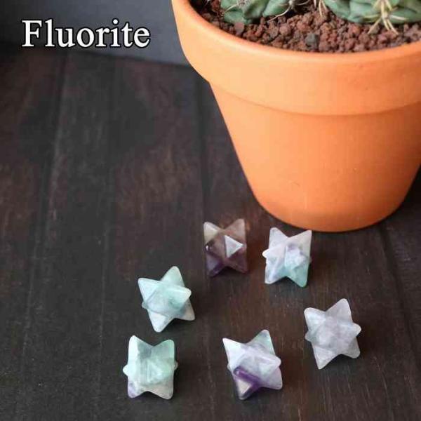 フローライト メルカバスター マカバスター マルカバスターサイズ：20ｘ20ｍｍ（対角線上）※在庫より1点お選び致します【 マカバスター/ メルカバスター 】六芒星（ ヘキサゴン ・ ダビデの星 ）を立体化したもので、六角形の形をしており、...