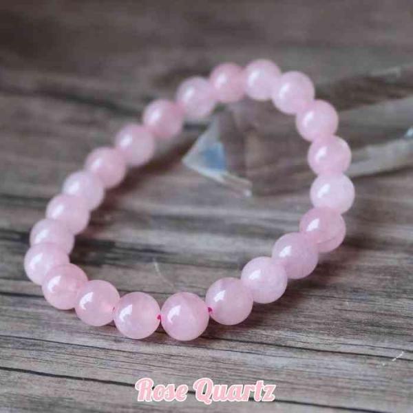 ローズクォーツ ワンコイン 500円 ブレスレット 8.3〜8.5mm内径サイズ16ｃｍ程度※天然石は成長過程でのクラックや内包物が含まれる場合があります。 ※形状のばらつきや、表面の小傷、凹みなどがみられる場合もございます。