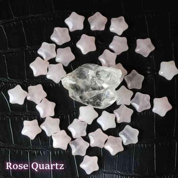 ローズクォーツ スター カット ビーズ 1粒 販売 ハンドメイドにサイズ（平均）15x15ｘ5.2mm在庫より１つお選び致します。こちらのパーツを使用したオーダーブレスレットお作り致します。お気軽にお問い合わせください。ちょい足し 新入荷 ...