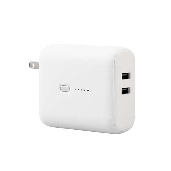 AC充電器としてもモバイルバッテリーとしても使用可能な2in1タイプ!コンパクトで旅行などの持ち運びに便利なサイズ。スマートフォンを約1.6回充電可能な5000mAhのAC充電器一体型モバイルバッテリーです。