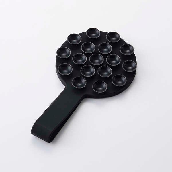 日常の“ながらスマホ”をより便利に!壁や鏡、窓ガラスなどの平らな面に、タコの吸盤のようにピタッと吸着する“TakoPita”スマホパッドです。強力な磁力でMagSafe対応スマホケースやiPhoneをしっかり固定し、両手を使わずにスマートフ...