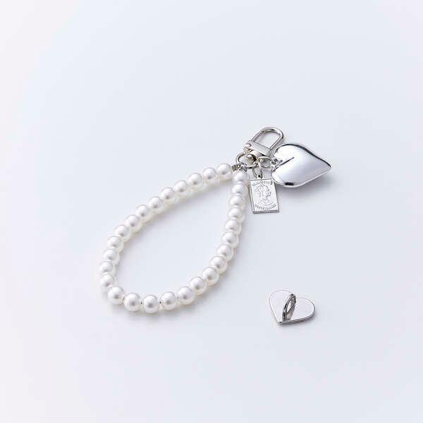 パールビーズの上品な光沢が、やわらかな印象を引き立てるチャームストラップです。毎日持ち歩くスマホを、自分好みに手軽にカスタマイズできるアイテムで、気分に合わせておしゃれを楽しめます。スマホケースにストラップホールがなくても使える、強力粘着テ...