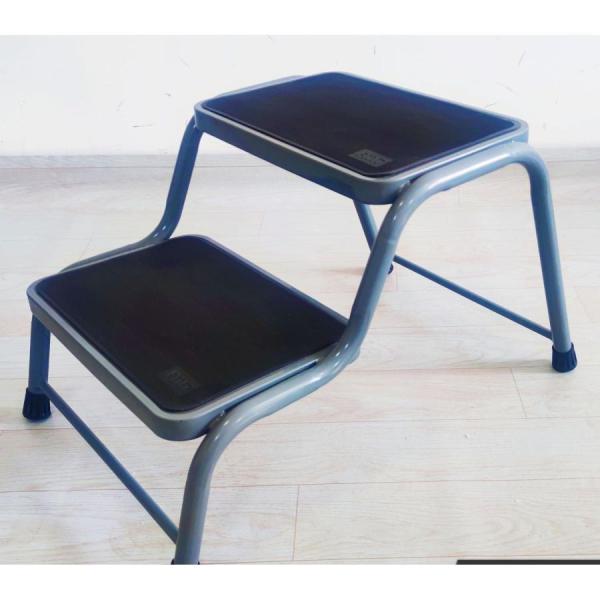 屋外でも屋内でも使える・軽量タイプのアルミ踏み台。◆軽くて持ち運びがラクラク！◆水に強くサビにくくお手入れが簡単！◆使い方は自由自在~踏み台・腰掛け・フラワースタンドなど★お客様組立★●材質アルミニウム●耐荷重各段約100kg●組立お客様組...