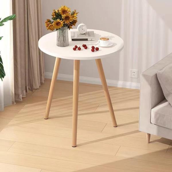 ■商品説明温かみのある丸テーブルです。周りの家具と合わせやすく、どんなお部屋にも調和します。一人でリラックスタイム、家族や友人との時間、大事なデスクワークなど様々なシーンで活躍するシンプルなデザインです。組み立てが必要ですが、一人でも簡単に...