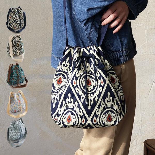 [Release date: January 19, 2026]r251030016[商品説明]・パッと目に留まるオリエンタルな雰囲気漂うレトロな総柄。・ひし形を基調とした左右対称の柄は、存在感がありこれだけでコーディネートを盛り上げます。...