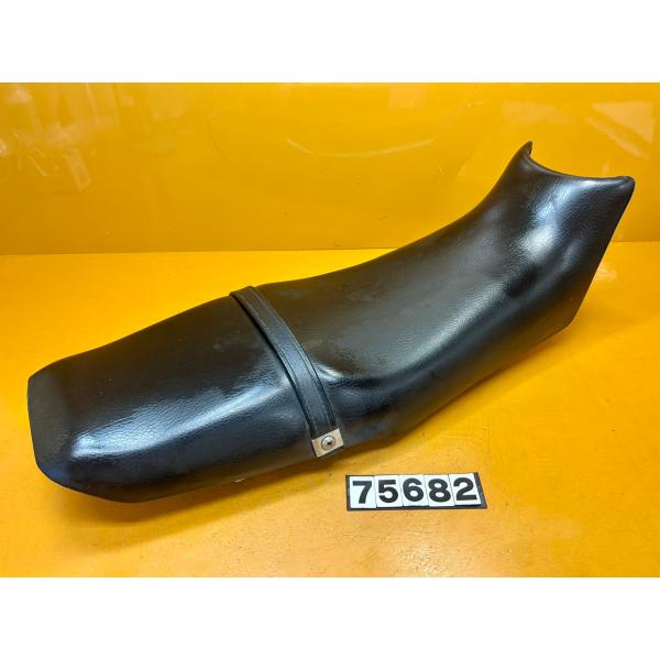 送料無料!!】75682 中古 YAMAHA ヤマハ FZ250 フェザー 1KG シート