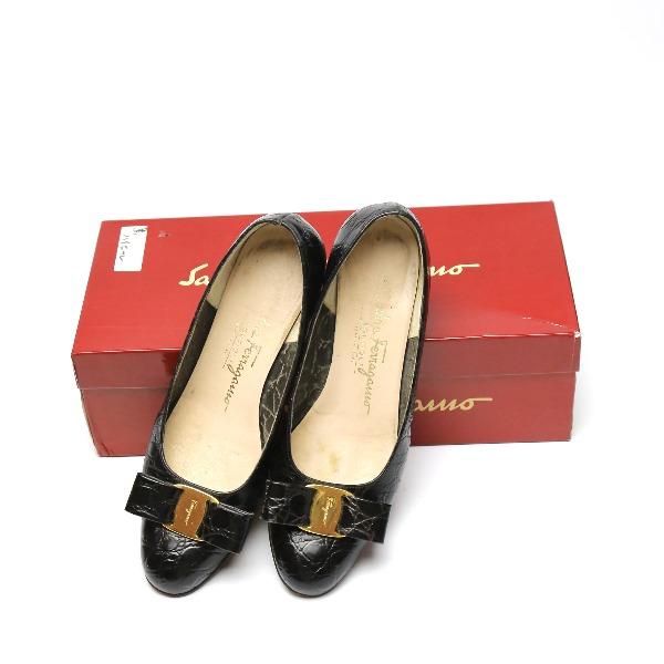 超定番 Ferragamo ローヒールパンプス5B agapeeurope.org