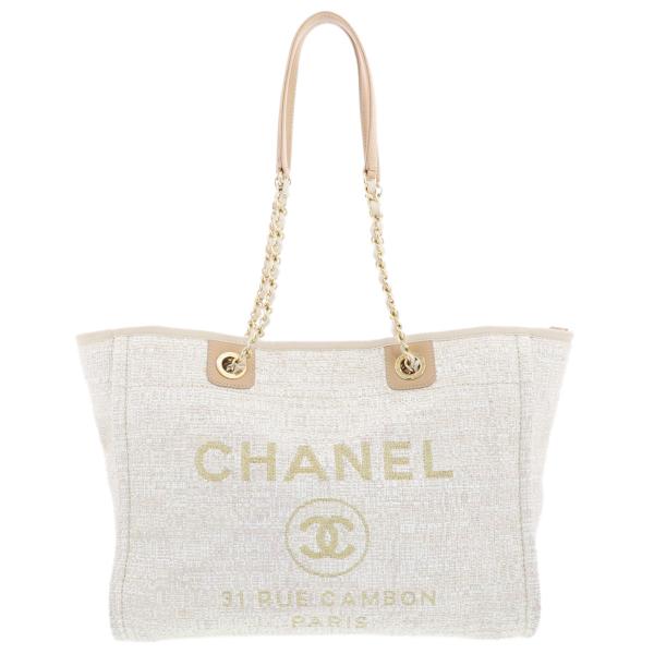 CHANELノベルティ♡ゴールドチェーンキャンバストートバックチャーム付き CHANEL（シャネル） ドーヴィルMM チェーントート トートバッグ A67001