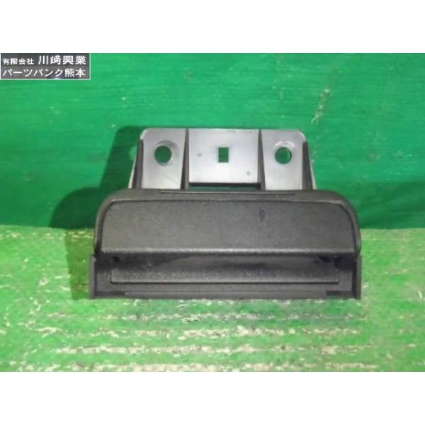 キューブ キューブ☆BGZ11 右フロント ドリンクホルダー 日産 運転席