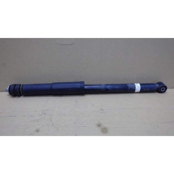 フィット GE6 右リア　ショックアブソーバー   SHOWA 52610-TF0-J030-M1 52610-TF0-J03