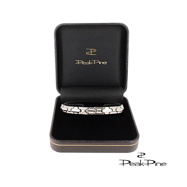 【純ゲルマニウムブレスレット 11石】・Sサイズ（約17.2cm）・Mサイズ（約18cm)・Lサイズ（約18.8cm）表面の中央部分がぷっくりと膨らんだフォルム。シンプルながら手になじむ、さりげないデザインです。裏面には11石の純ゲルマニウ...