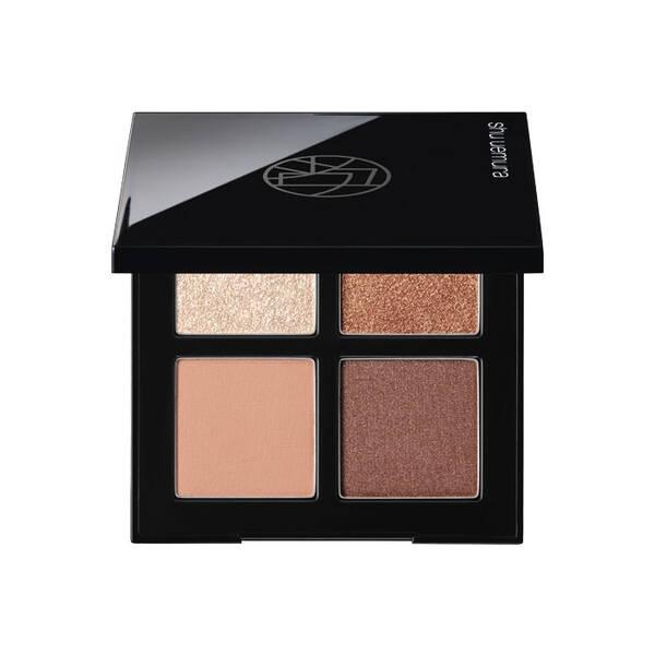 モダン ティー ブラウンで彩る新定番 春メイク。束の間の安らぎの中で纏う、洗練とぬくもり。 視線を奪うほどドラマティックで大胆に。目元の立体美引き立つ次世代アイシャドー。*シュウウエムラにおいて 2023年4月に発売した、大好評の4色アイパ...