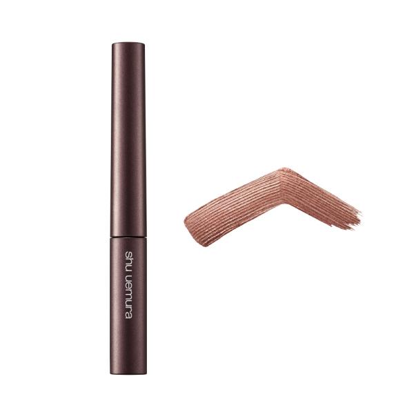 根本から毛先まで、1本1本ムラなく色づく。自然な立体感を演出するアイブローマスカラ。毛流れにフィットする角度で、洗練された眼差しへ。高い精密性を叶える角度付きのマイクロブラシ櫛にインスピレーションを受けた仕様は、絶妙な角度とキメ細かいブラシ...