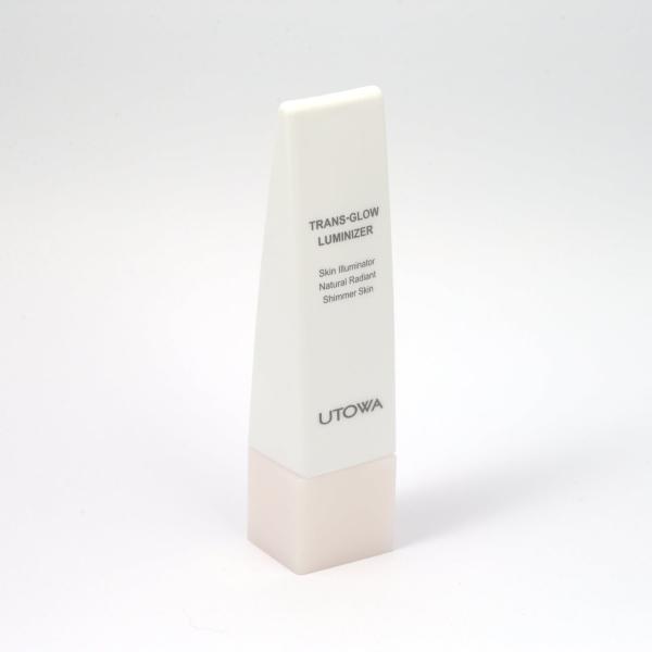 UTOWA Make Up Collection 2025 SS 新商品【Opalescent オパールセント】 肌に溶け込む光のヴェールメイクアップに自然な立体感と華やかさをプラスするルミナイザー ・光があたる角度によってパール色が現れる...