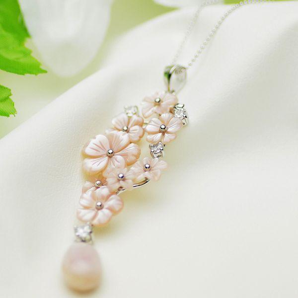 シェル 花モチーフ ペンダント 約約8cm×2.5g シルバー SV925 