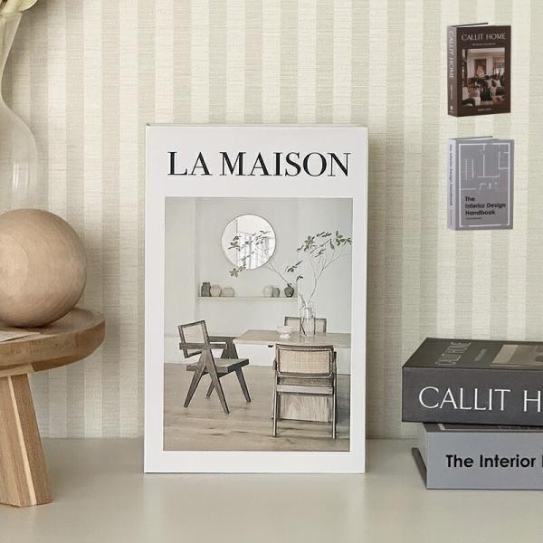 まるで洋書のようなデザインで、見た目もおしゃれなブック型収納ボックス。リビングやデスク、ベッドサイド、玄関など、どこに置いてもインテリアに自然に馴染むデザインです。中にはリモコンや眼鏡、充電ケーブル、ハンドクリーム、文房具、メモ帳など、つい...