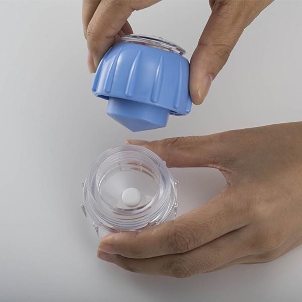 ■ご注意■こちらはポスト投函の定形外普通郵便で送料無料とさせていただきます。代引きはできませんのでご了承ください。■商品説明■大きすぎる錠剤や飲みにくい錠剤を、砕く道具です。錠剤を入れてキャップをしめるだけで錠剤が砕けます。上段には保管用の...