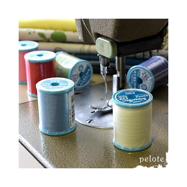 ブロード、フラノ、ソフトデニムなど、 やや薄手からやや厚手まで、幅広い生地に使えるミシン糸（60番）です。普通地用のもっとも一般的に使われている太さになります。どんな素材にもしっくりなじみ、美しく縫い上げます。豊富なカラーをご用意しています...