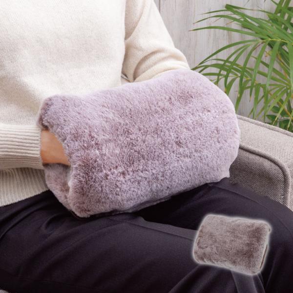 寒い季節にぴったりの「ファミラ 充電式湯たんぽ ふわモコうさちゃん」をご紹介。コードレスで持ち運びも簡単、どんな場所でも大活躍！お腹に当てたり、足元に置いたりと、多用途であなたの快適さをサポートしてくれます。お湯や火を使わず手軽で安全。両手...