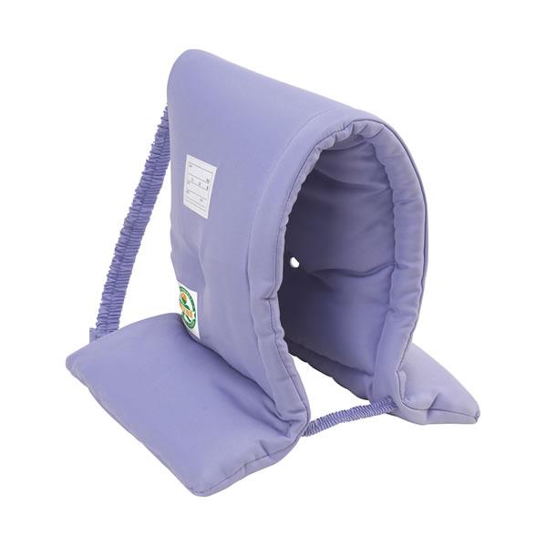 ●衝撃吸収パッドが頭部への衝撃を67%軽減します。●生地は難燃加工繊維使用。中綿は燃えにくい素材を使用しています。●一般社団法人防災協会「防災製品等推奨品マーク」の認証取得■商品サイズ/W300×D90×H430mm■商品重量/376g(包...