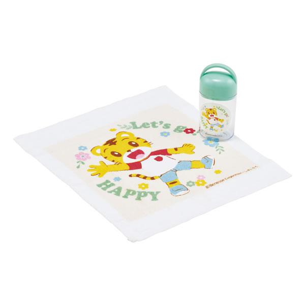 ●行楽や普段使いに便利なおしぼりとケースのセット。●開けやすいように持ち手が付いたクリアな透明素材のケースです。●濡れたおしぼりを凍らせてお弁当と一緒に持つと保冷剤代わりになっておすすめです♪●名前シール付き。■サイズ：ケース：横58×縦4...