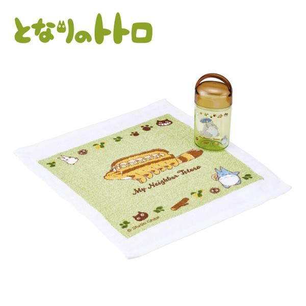 ●行楽や普段使いに便利なおしぼりとケースのセット。●開けやすいように持ち手が付いたクリアな透明素材のケースです。●濡れたおしぼりを凍らせてお弁当と一緒に持つと保冷剤代わりになっておすすめです♪●名前シール付き。■サイズ：ケース：横58×縦4...