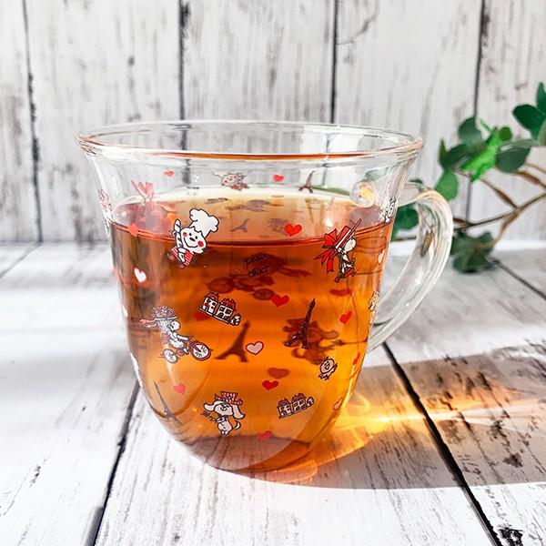 当店限定　水森亜土　耐熱ラウンドマグ当店限定販売！亜土ちゃんのイラストをあしらった、透明度の高い耐熱マグです。アートはフレンチのチラシ柄。紅茶が映える色合いを考えて作りました。マグは腰高で、つるりとしたラインの美しい形です。きれいな発色の秘...