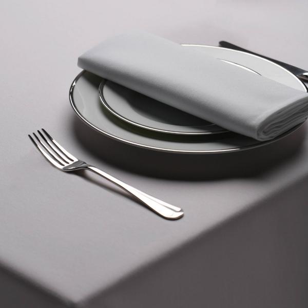 素材: ポリエステル100%。高品質で吸収性に優れたテーブルクロス。汚れにくく色落ちしにくい素材。ダイニングがエレガントで洗練された雰囲気に。サイズ: 51 x 51cm。