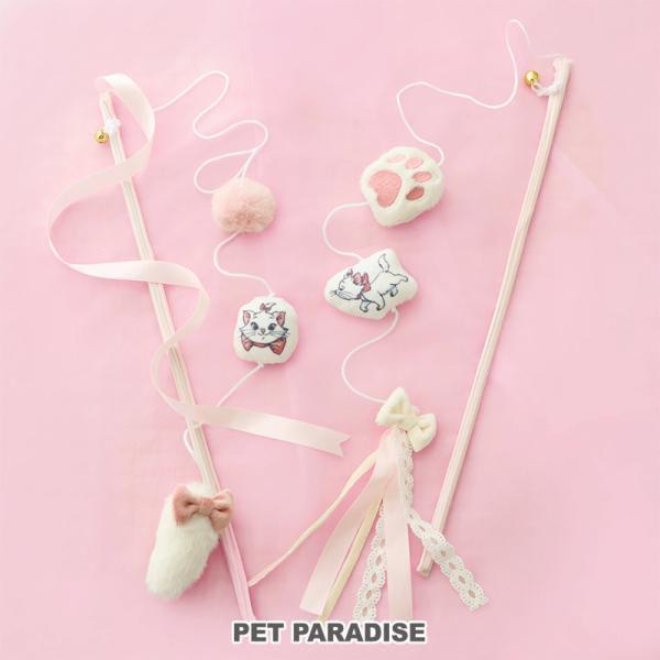 ■商品サイズ/棒：40cm 紐全長：約80cm(おもちゃ含む)■主素材/ 綿・ポリエステル■仕様/*カサカサと音の鳴るセロファンシートが入っています。★HOTキーワード★雑貨 ぬいぐるみ ふわふわ ねこ 魚 猫用 ネコ cat キャット ペ...