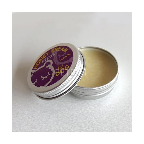 ◆メール便対応商品。ハニークリームは、高級ミツロウと天然ベースオイル（オリーブオイルなど）のみで作り出されたクリームです。天然100％でワンちゃんがなめても大丈夫です。足に塗ってあげてください。ミツロウの保湿効果が、硬くなった皮膚に潤いを与...