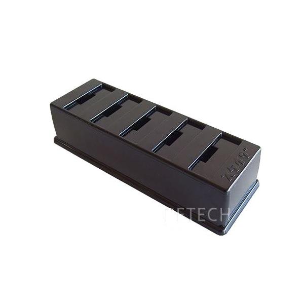 スライヴの替刃立て（スピー 替刃にもご使用可能）THRIVEの替刃だけではなくスピーディクの替刃も置くことができ、バリカンの替刃の管理がしやすくなります。バリカン替刃5個を収納できます。トリマー様やバリカン替刃を複数個お持ちの方におすすめで...