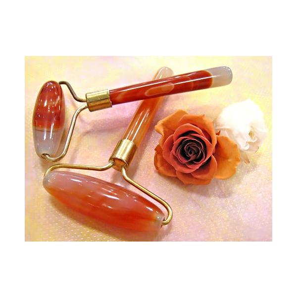 ＊こちらの商品はスタッフによりお選びさせて頂きます。【いしことば】カーネリアンは力強さと勇気を増し、自分自身の力を充分に発揮出来るよう手助けしてくれる石だと言われております。また、心身が弱り疲労が蓄積した時にエネルギーをチャージしてくれると...