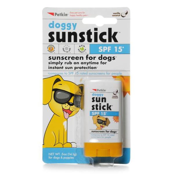 肌のダメージを引き起こす紫外線から皮膚を守ってくれる「SPF 15」の犬用日焼け止めスティック。SPF（Sun Protection Factor）とは紫外線防御指数のことでUVB波の防止効果を表す指標です。紫外線ダメージの蓄積はシミ・シワ...