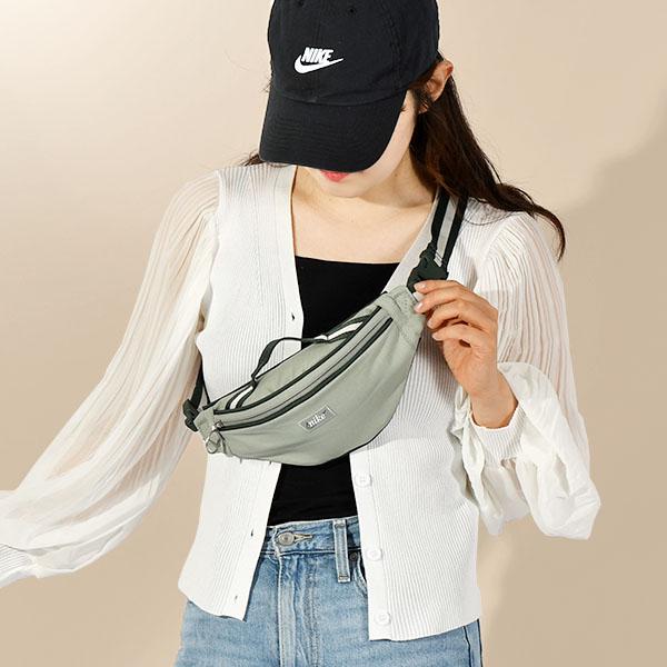 【新品未使用品】ヘルシーバックバッグ S クランベリー ボディーバッグ NIKE NIKE 新品 BODY BAG ナイキ ボディバッグ ショルダーバッグ