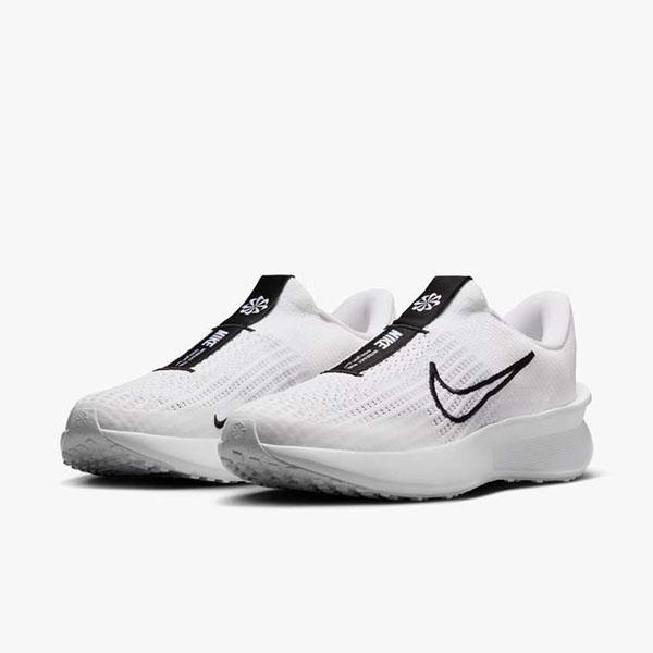 【美品27cm】NIKEナイキ インタラクトラン ランニングシューズ　ネイビー 美品27cm】NIKEナイキ インタラクトラン ランニングシューズ