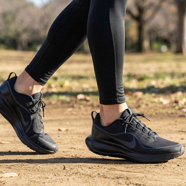 2026冬新作 ナイキ 防水 撥水 スニーカー ランニングシューズ NIKE レボリューション 8 ユーティリティ REVOLUTION 8 UTILITY ランニング 靴 シューズ ir0889