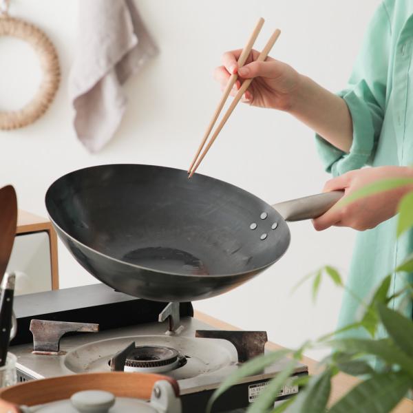 山田工業所 ハナコHANAKO 打出炒め鍋 チタンハンドル 27cm 鉄 山田工業所 ハナコHANAKO 打出炒め鍋 チタンハンドル 27cm 鉄