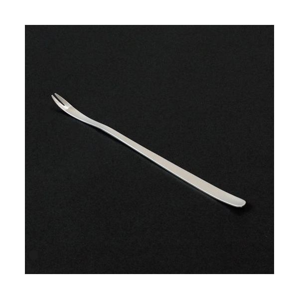 日本の代表的なプロダクトデザイナー柳宗理(やなぎそうり)のデザインしたカトラリーシリーズ。スタイリッシュな形ですが実用性が非常に高いのが特徴。シンプルなデザインで洗いやすく清潔感があります。サイズ:183mm重量:18g材質:ステンレス生産...