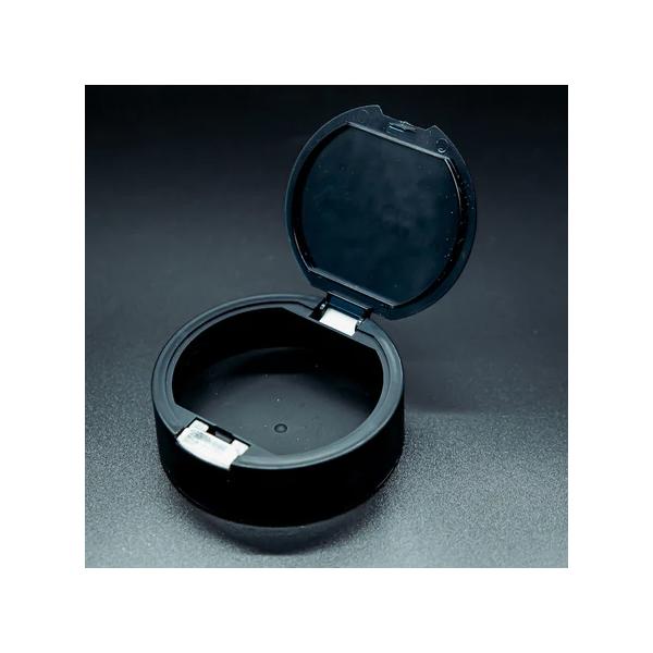 MASTER 8 JAPAN EASY LOCK GUITAR PICK CASE■演奏中でも片手で開閉が可能なイージーロック設計■エフェクターボードへの収納を想定して底面をフラットに設計■開閉ボタンはステージなどでの視覚性を高めるため蓄光...