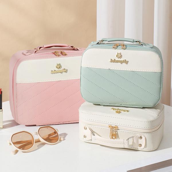 大容量 便利なミラー付き メイクボックス大きく開くのでどこに何があるか一目瞭然で取り出しやすい設計です。軽量 撥水素材 取っ手付き 手提げ 持ち運び 旅行 セミハード 多機能 化粧用具入れ 無地 丈夫 収納ボックス 安い化粧用品やメイク道具...