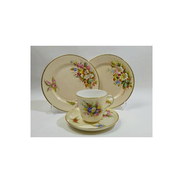 貫入有り)ロイヤルウースター サマーフラワー カップソーサーと