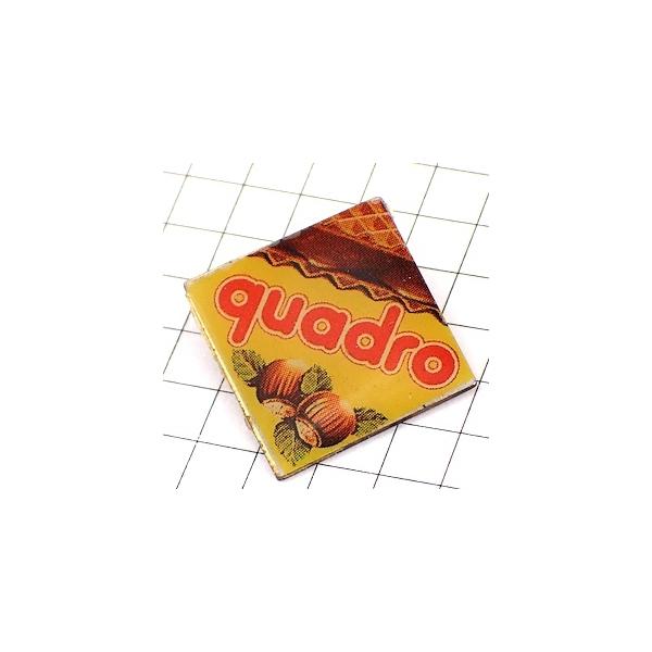 背景の１マスは５mmです。当店のピンバッジ はヴィンテージのレアな限定ピンバッジ です。それぞれのピンズの裏側の針には、新品の留め具をセットしてお送りします。新品の留め具代はピンズの商品代に含まれております。