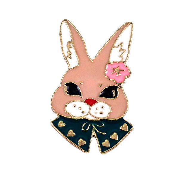 ピンバッジ◆サーモンピンク色のウサギ 兎 耳に花飾り ハート柄の襟 ピンズ ピンバッチ 留め金バタフライ型キャッチ付