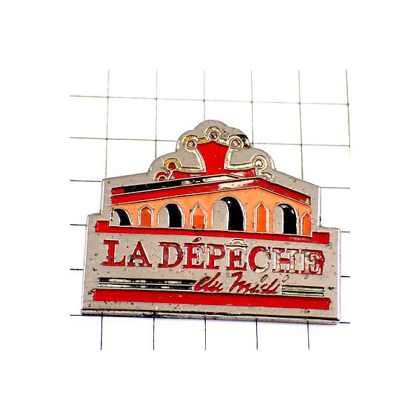 背景の１マスは５mmです。当店のピンバッジ はヴィンテージのレアな限定ピンバッジ です。それぞれのピンズの裏側の針には、新品の留め具をセットしてお送りします。新品の留め具代はピンズの商品代に含まれております。