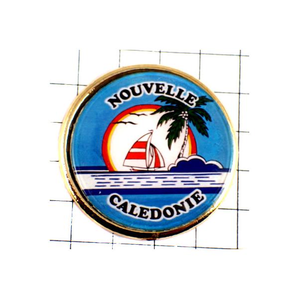 背景の１マスは５mmです。当店のピンバッジ はヴィンテージのレアな限定ピンバッジ です。それぞれのピンズの裏側の針には、新品の留め具をセットしてお送りします。新品の留め具代はピンズの商品代に含まれております。